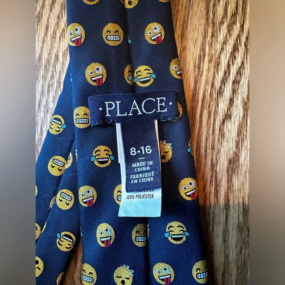 Children’s place emoji tie